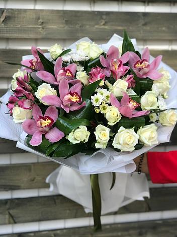 Букет цветов из: Розы и Хризантемы в Марёво