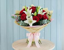 Букет цветов из:  Лилии и Розы в Марёво