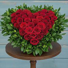 Цветочная композиция из Розы в виде сердца в Марёво