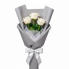 Букет 3 белые розы в Марёво