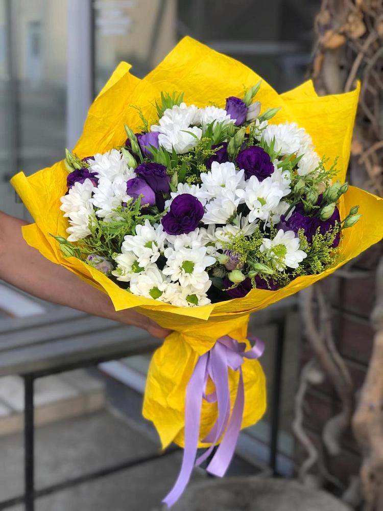 Букет цветов из: Ирисы, Хризантемы и Ромашки в Марёво