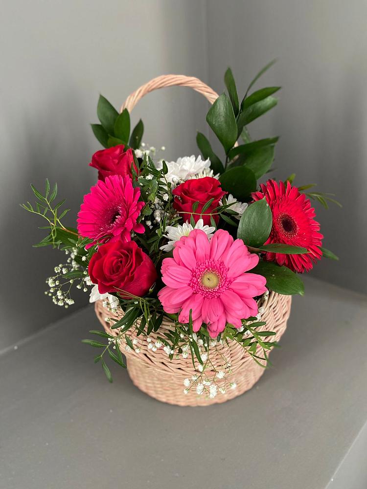 Цветочная композиция из Розы, Хризантемы и Герберы в корзине в Марёво