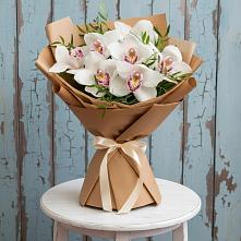 Букет цветов из:  Орхидеи и Розы в Марёво
