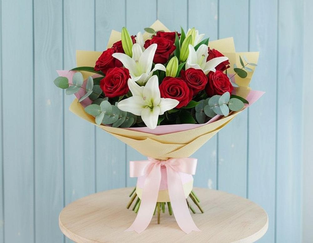 Букет цветов из: Лилии и Розы в Марёво
